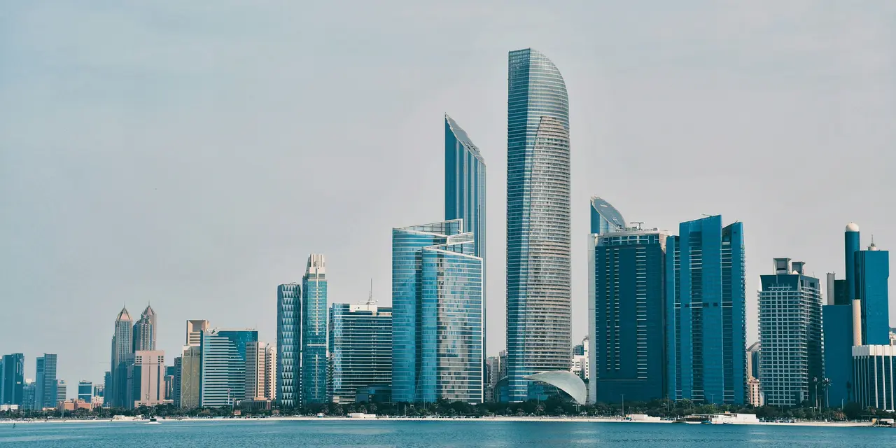 The New Expat Wave: Strategic Advice for Britons Moving to Abu Dhabi