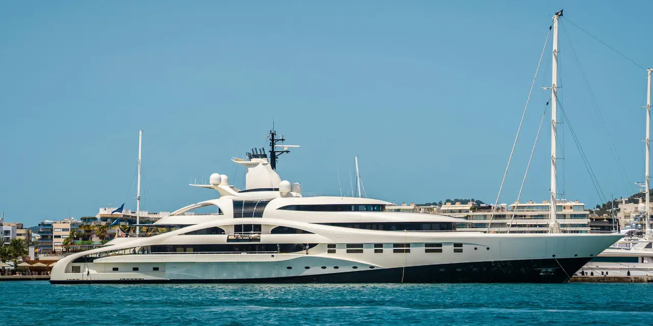 Crew Screening for Superyachts in the UAE: A Regional Standard